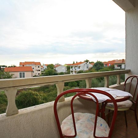 Apartment & Room Dinka, Krk Veglia Exterior foto