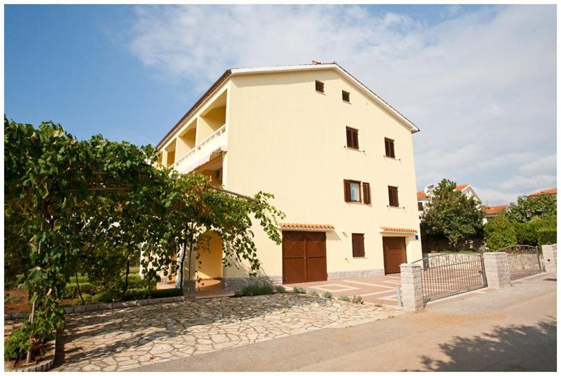 Apartment & Room Dinka, Krk Veglia Exterior foto