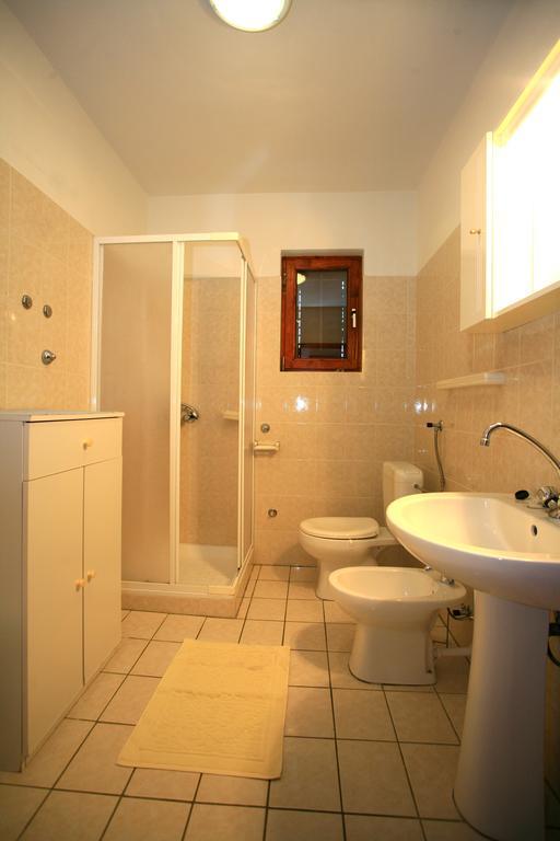 Apartment & Room Dinka, Krk Veglia Exterior foto